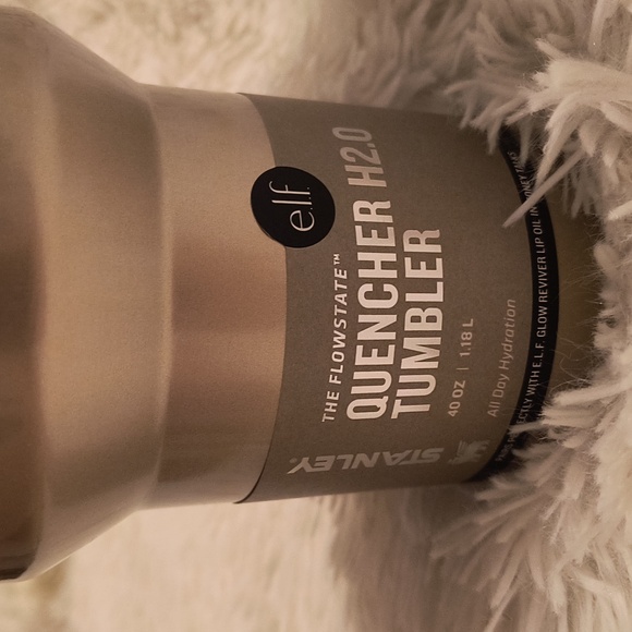 Stanley X e.l.f. 40oz Quencher Tumbler Honey Talks NWT - Picture 2 of 3